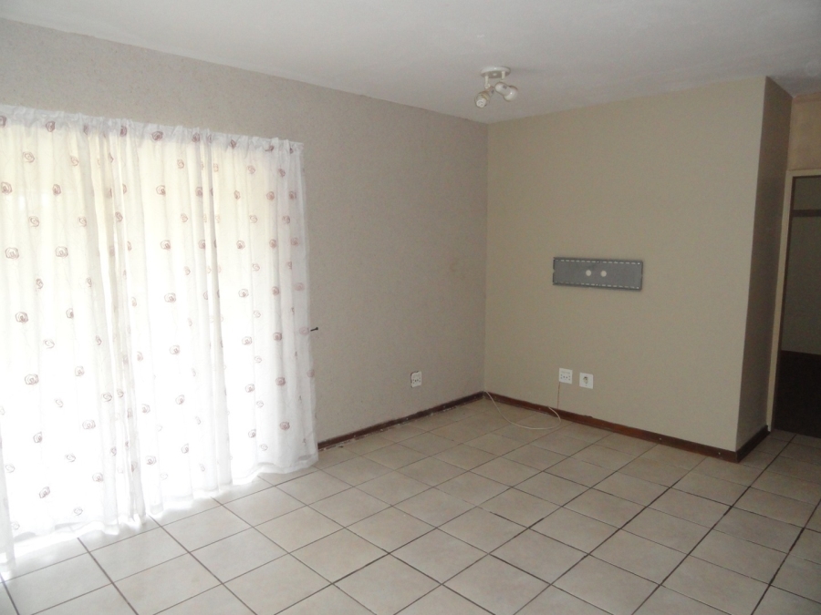 To Let 2 Bedroom Property for Rent in Dassie Rand North West